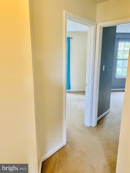 Building Photo - 8825 Goose Landing Cir