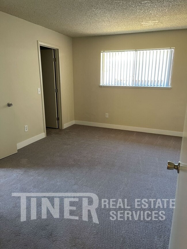 Building Photo - 7827 Zenith Dr