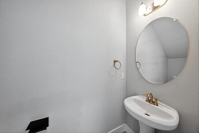Building Photo - 7403 Brynner St