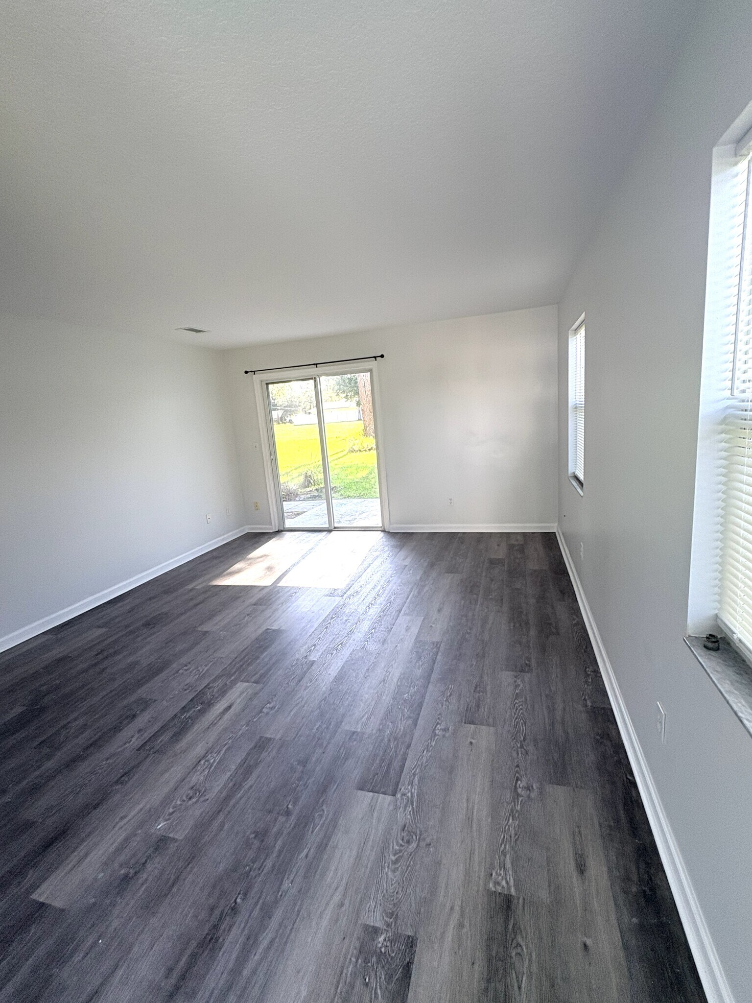 Building Photo - 2829 Nordman Ave