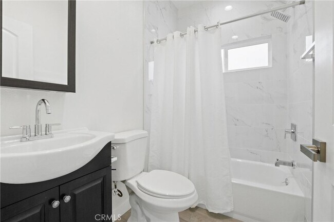 Building Photo - 14471 Newland St