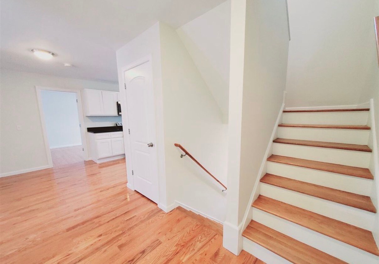 Building Photo - 840 Seaview Ave