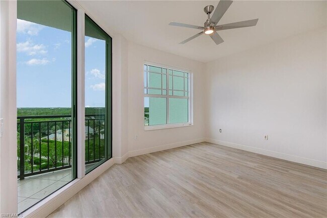 Building Photo - 455 Cove Tower Dr