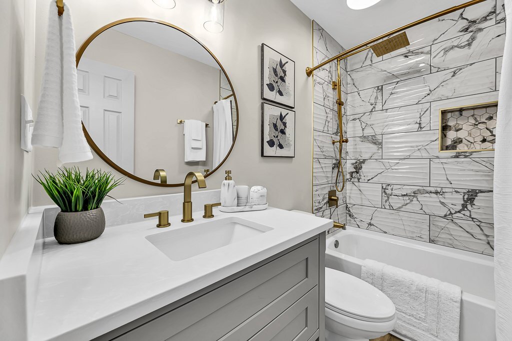 Building Photo - 703 2nd St