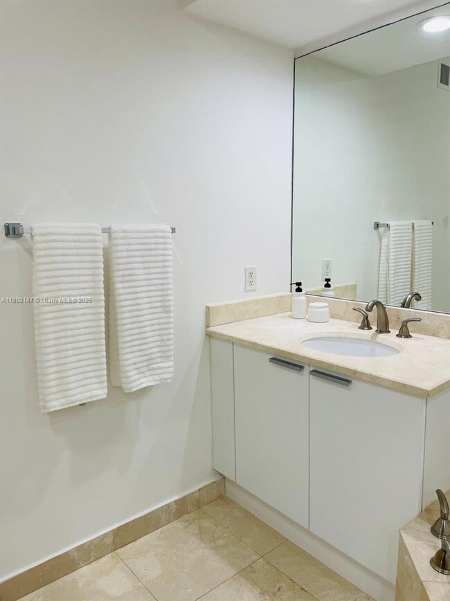 Building Photo - 14951 Royal Oaks Ln