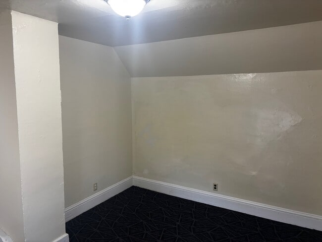 Building Photo - 26 Annapolis Ave