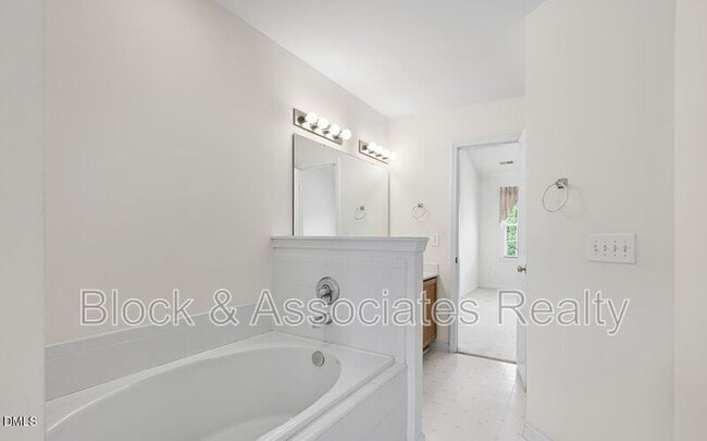Building Photo - 304 Nottinghill Walk