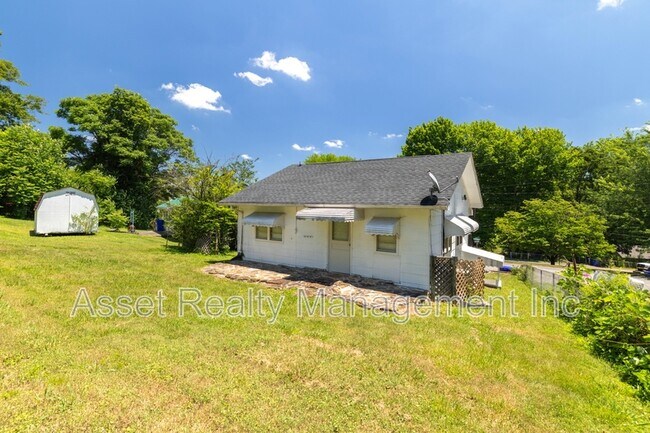 Building Photo - 102 Wainwright Rd