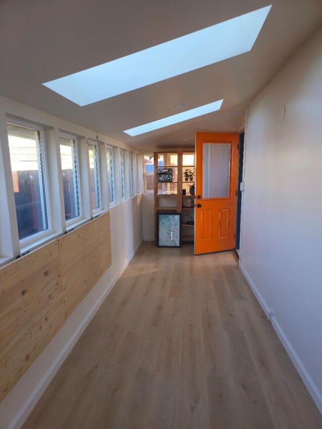 Building Photo - 229 Moana Pl