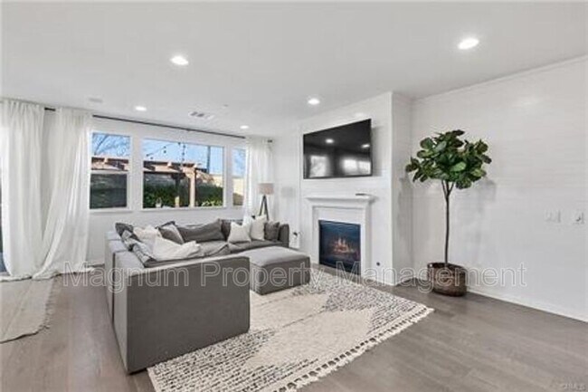 Building Photo - 31650 Sweetwater Cir