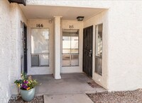 Building Photo - Spacious 3BR/2BA Townhome for rent!