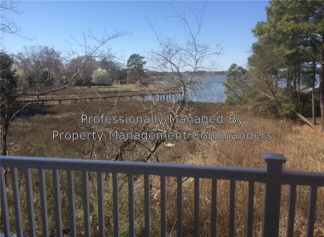 Building Photo - 1581 N King St