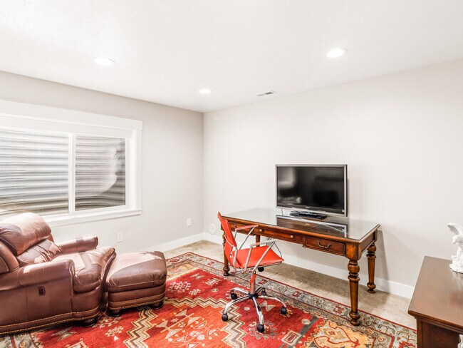 Building Photo - 2670 Weathervane Way S