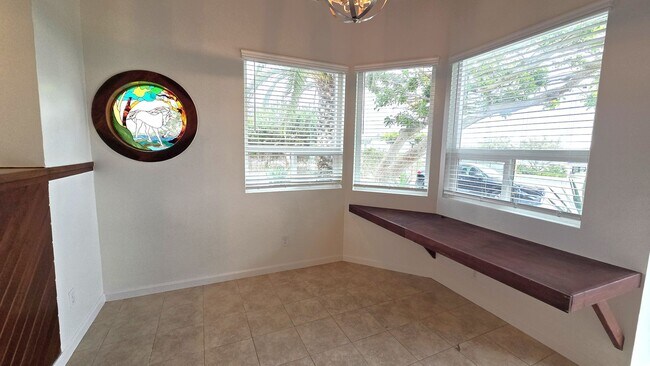 Building Photo - Lovely, 2Bd/2BA Single Story House: Large ...