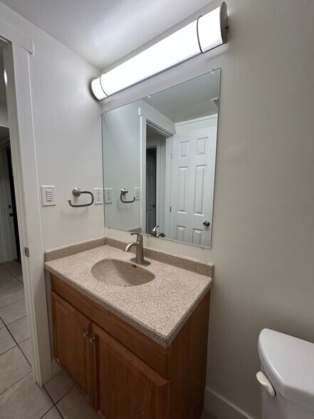 Bathroom - 237 W Ardmore Pl