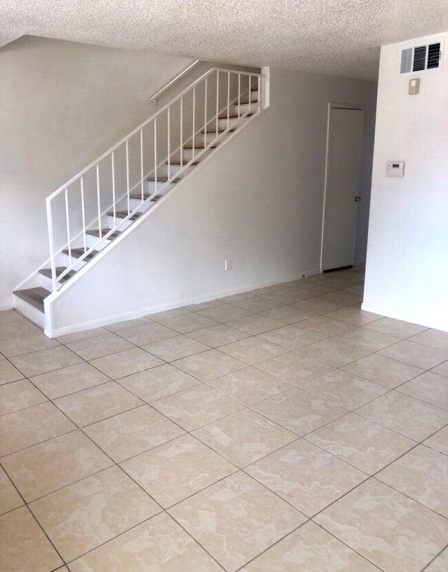 Building Photo - 6456 Kentwick Dr