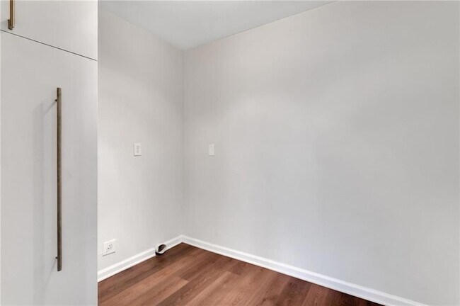Building Photo - 1452 Briaroaks Trail NE