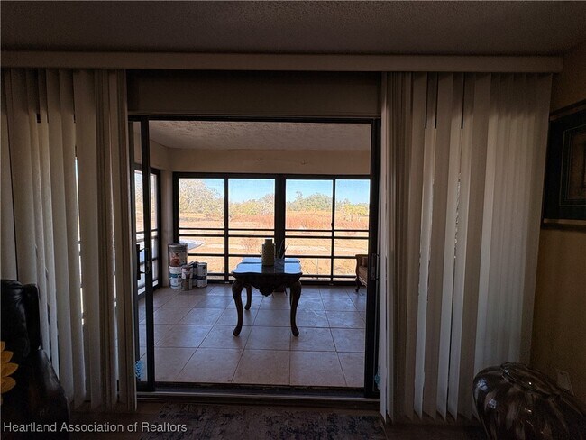 Building Photo - 106 Fairway Ct