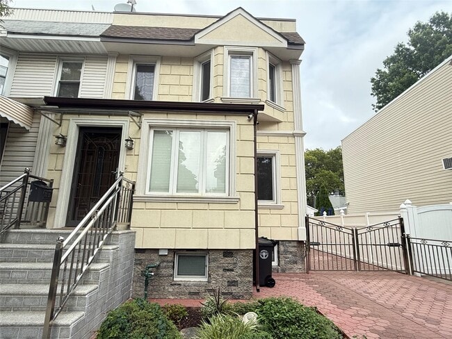 Building Photo - 77-15 78th St