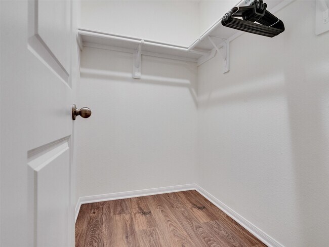 Building Photo - 399 Magnolia Ln