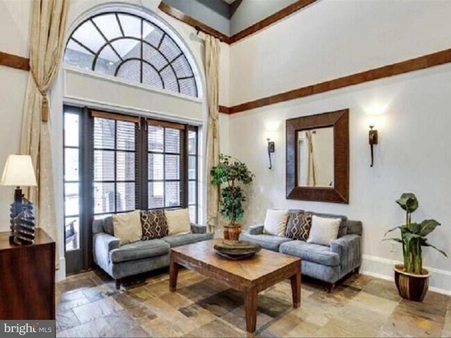 Building Photo - 2465 Army Navy Dr