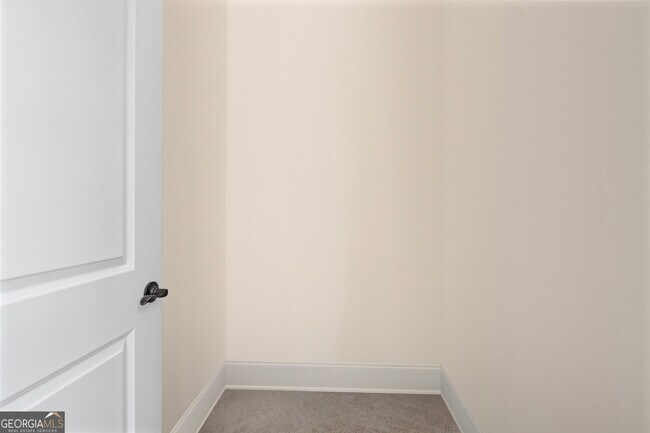 Building Photo - 2045 Kent Ct