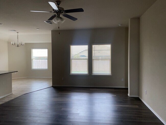 Building Photo - 3 BEDROOM WITH COMMUNITY POOL, BELTON ISD