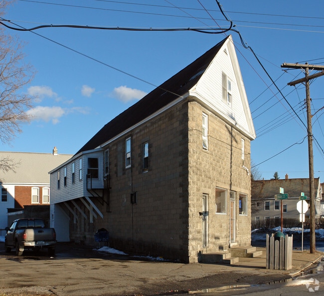 Building Photo - 1381 10th Ave