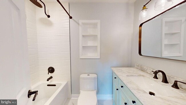 Building Photo - 6602 Greenview Ln