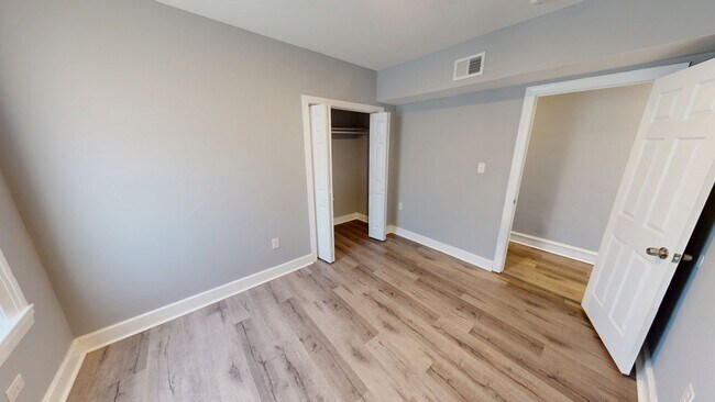 Building Photo - 5861 Cedar Ave