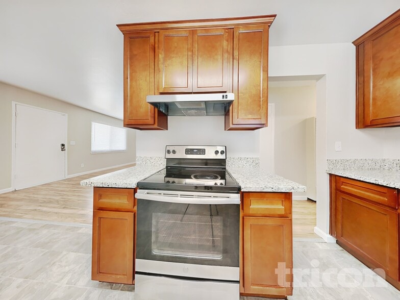 Building Photo - 1613 James St