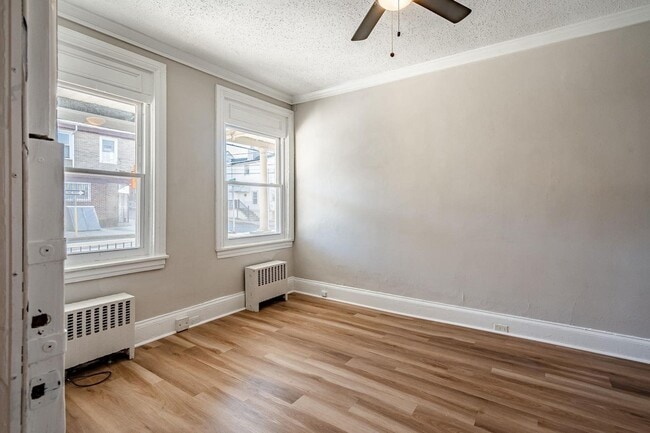 Building Photo - Recently Renovated 2 Bedroom Rental in the...