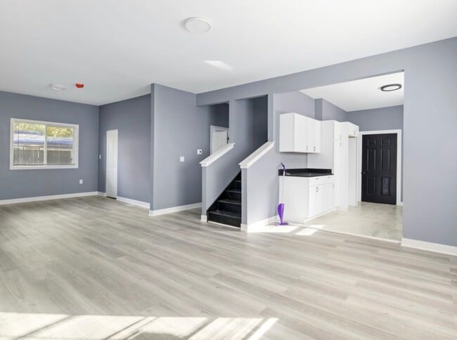 Building Photo - 1635 Cruft St