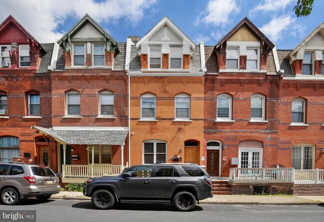 Building Photo - 4435 Sansom St