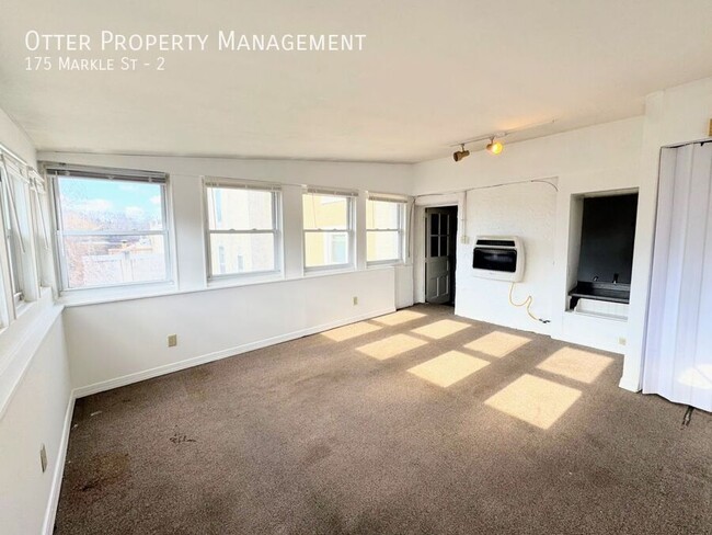 Building Photo - 3BR/2BA Spacious Manayunk Apt with Washer/...