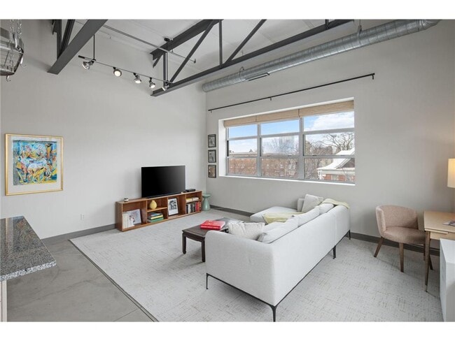 Building Photo - 111 E Franklin Ave
