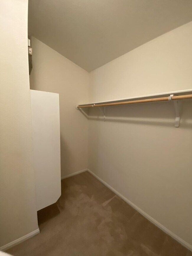 Building Photo - AVAILABLE SOON! - 2 WEEKS FREE!
