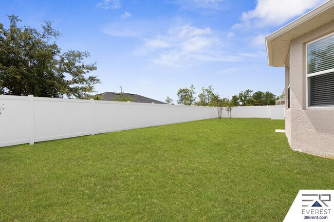 Building Photo - 12 Lysander Ln