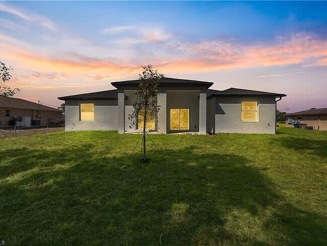 Building Photo - Charming 3BR House in Lehigh Acres