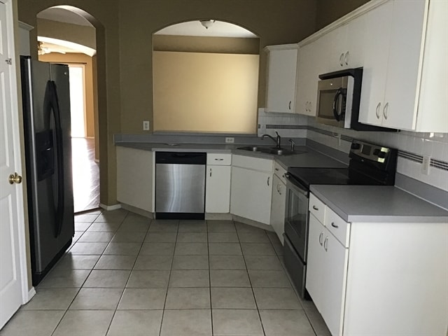 Building Photo - 922 Lake Biscayne Way