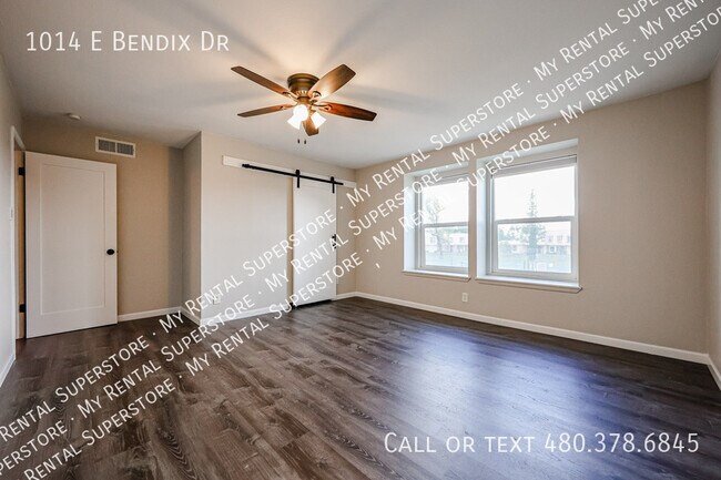 Building Photo - 1014 E Bendix Dr