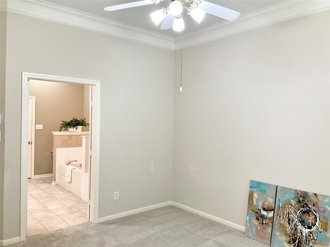 Building Photo - 186 N Valley Oaks Cir