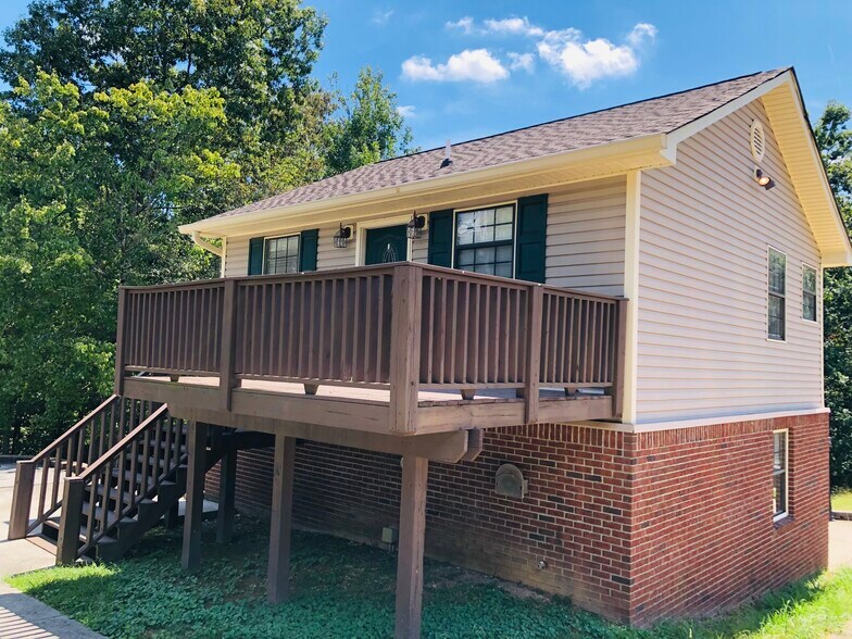 Building Photo - 127 Bell Rd