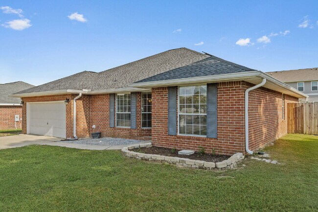 Building Photo - 203 Citadel Ln
