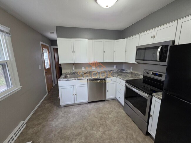 Building Photo - FRESH 4 BR HOME CLOSE TO EVERYTHING IN WEST LAFAYETTE
