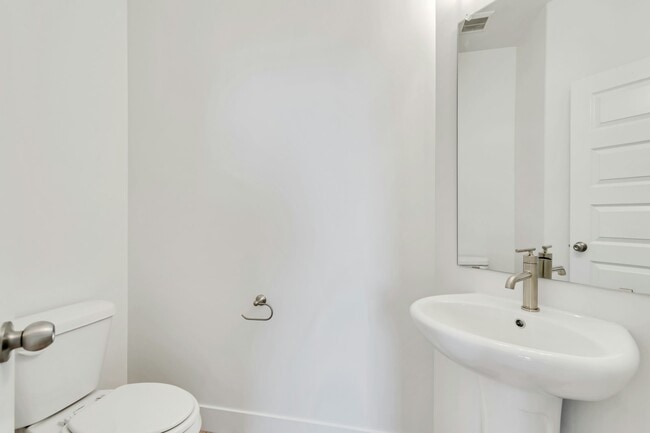 Building Photo - 672 S 4500 S