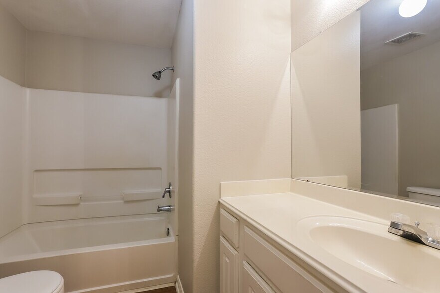 Building Photo - 4010 Cozy Trail Ct