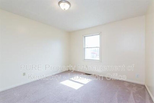 Building Photo - 306 Pigeon Ct