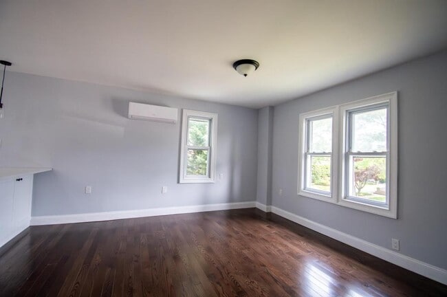 Building Photo - 25 Hillside Ave