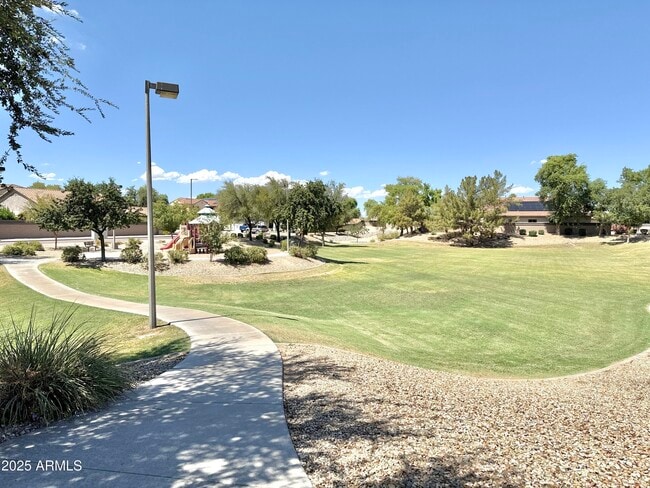 Building Photo - 12816 W Vista Paseo Dr